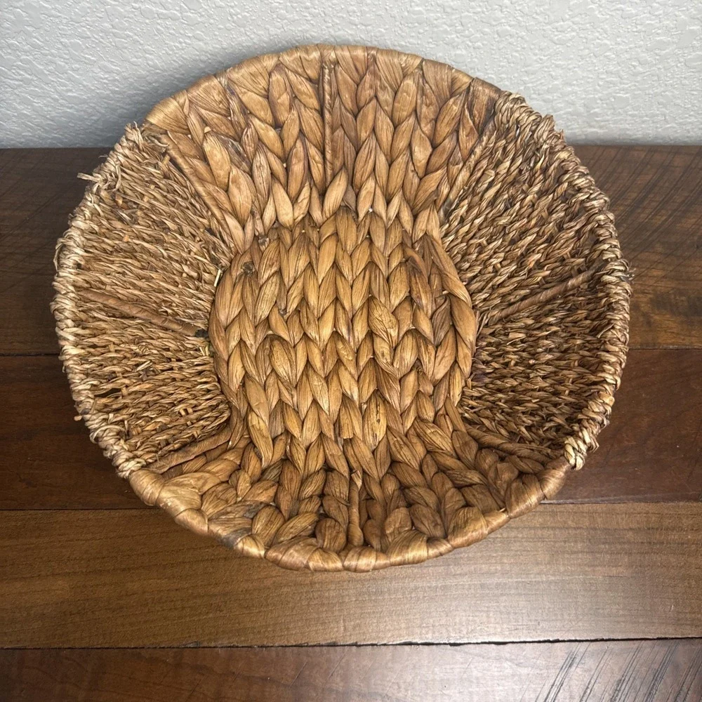 Vintage Wicker Woven Basket/Bowl Farmhouse Adirondack Handwoven